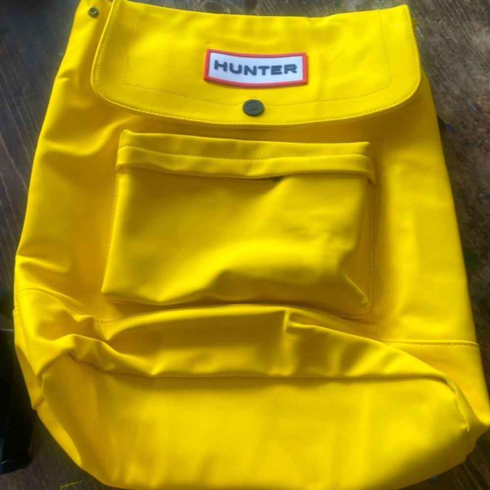 "RAINCOAT like " yellow BACKPACK by HUNTER! 💦Lots of pockets- see pic 4 details